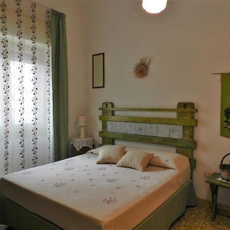 Casa Corte Con Terrazza Taviano  Bagian luar foto